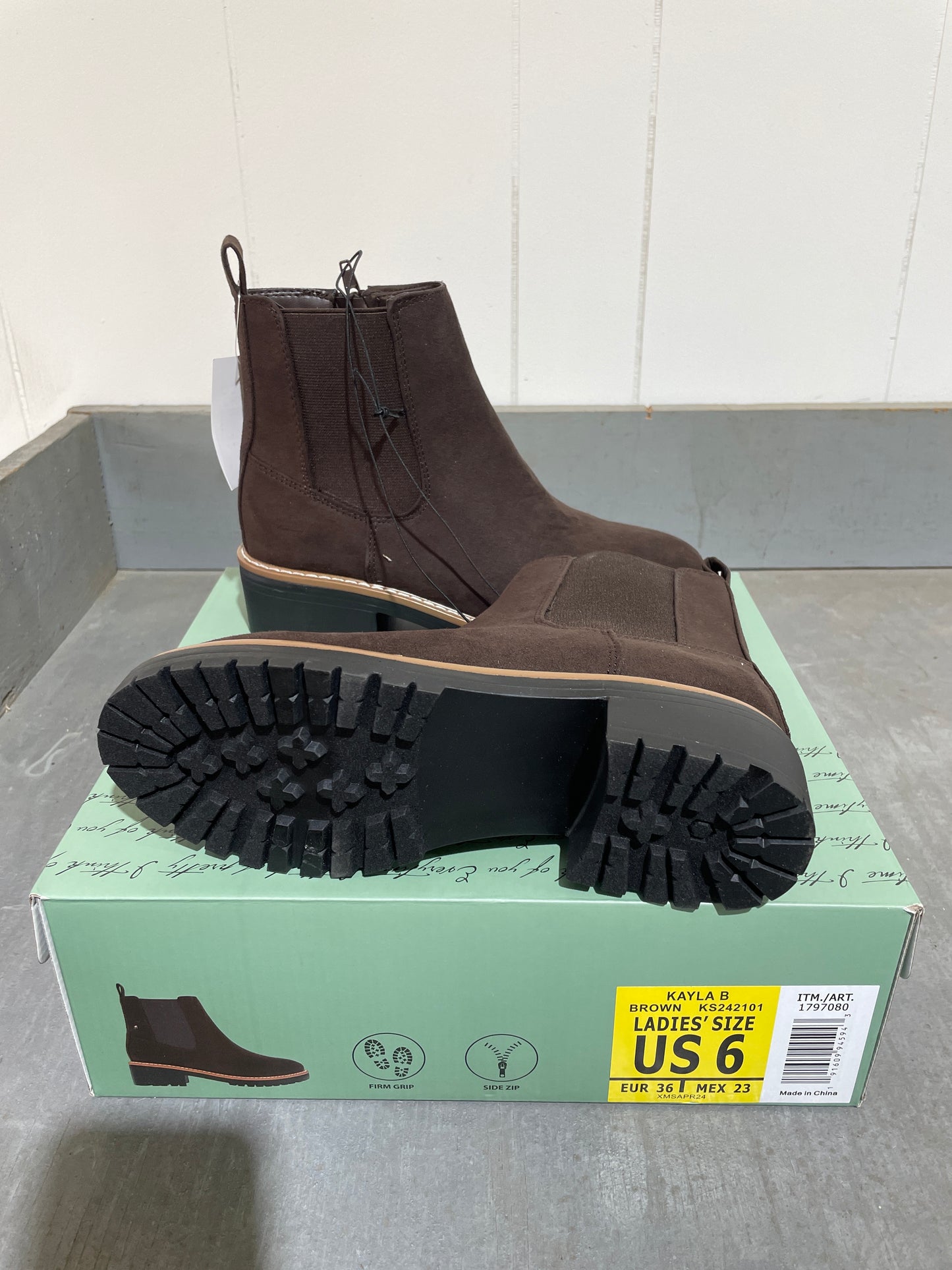 Kensie Kayla B Women’s Chelsea Boots