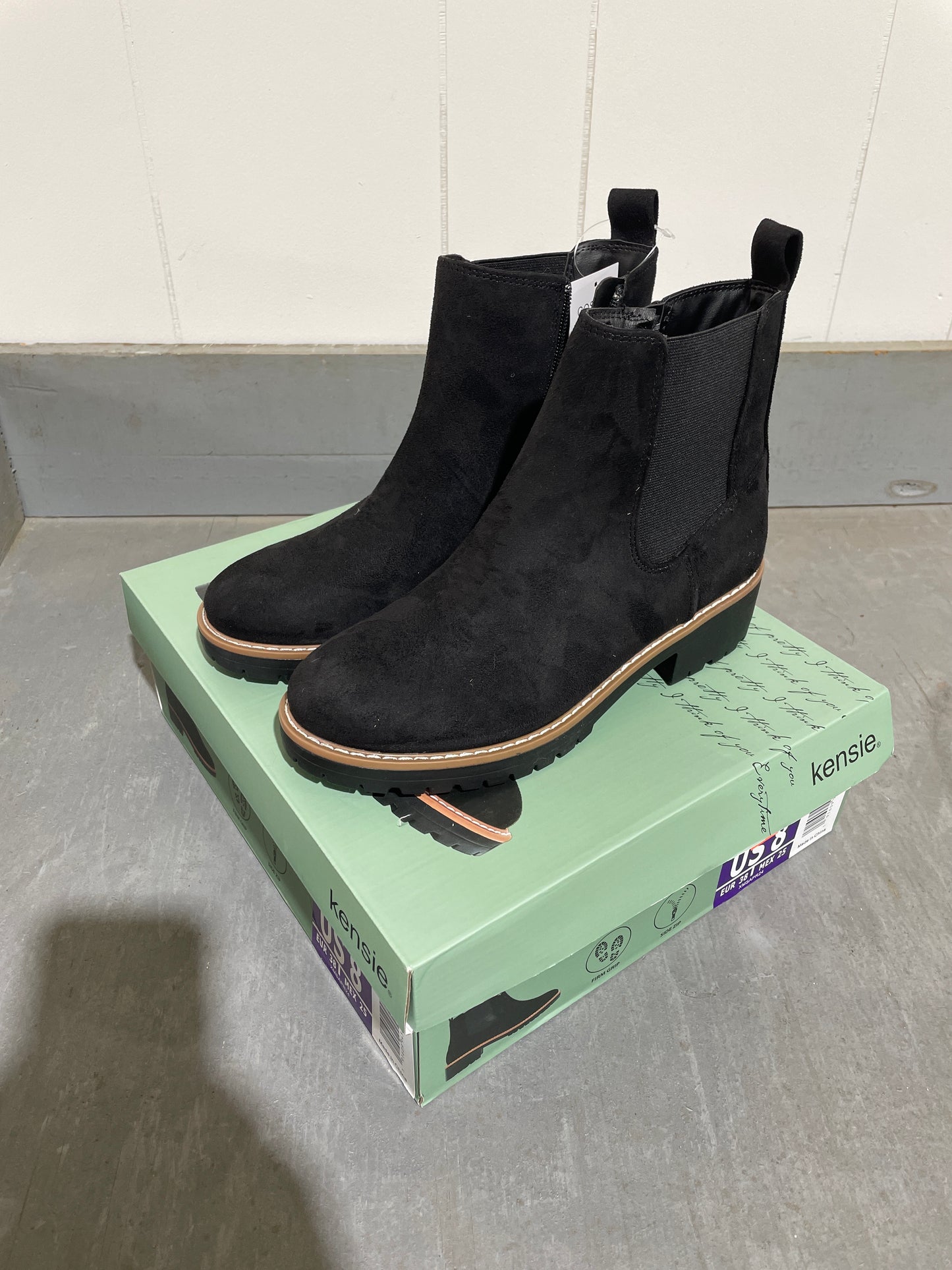 Kensie Kayla B Women’s Chelsea Boots