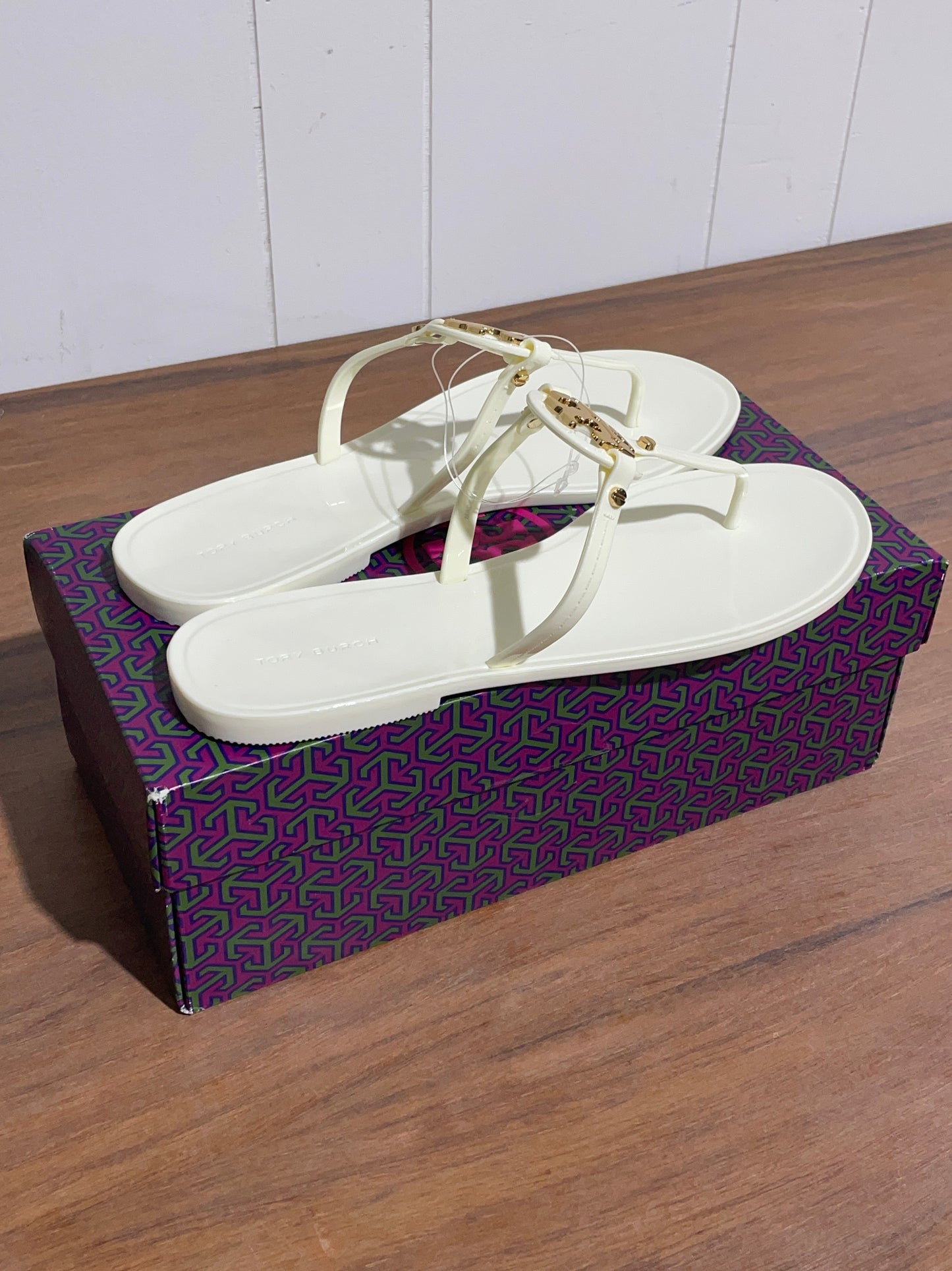 Tory Burch Women’s Mini Miller Flat Thong Ivory/Gold Size 9