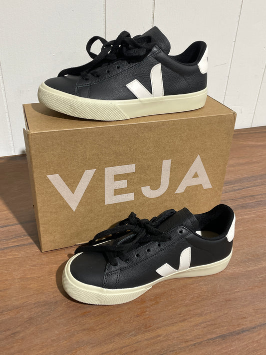 Veja Women’s Campo Chromefree Leather Black/White Size 6
